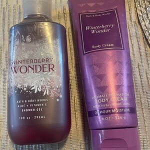 Bath & Body Works Winterberry Wonder Body Cream & Shower Gel - Purple